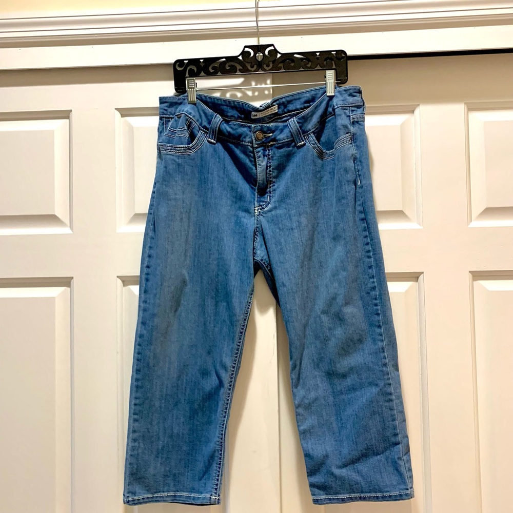 Lee Slender Secret Jean stretch Capris, “lower on the waist”, plus size 18 M